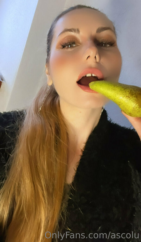 Ascolu NFT adult model image