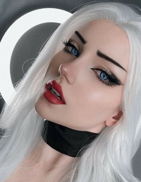 Vell Felice model nice image