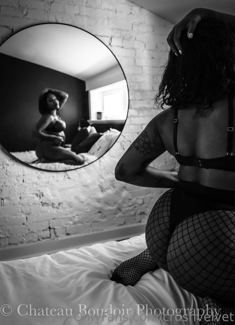 crushvelvet model art photo