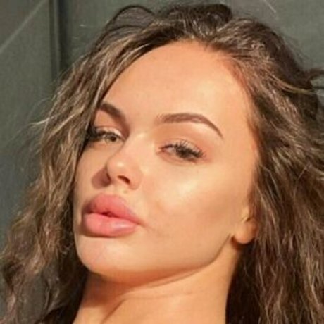 pretty iren pornstar nudes pic