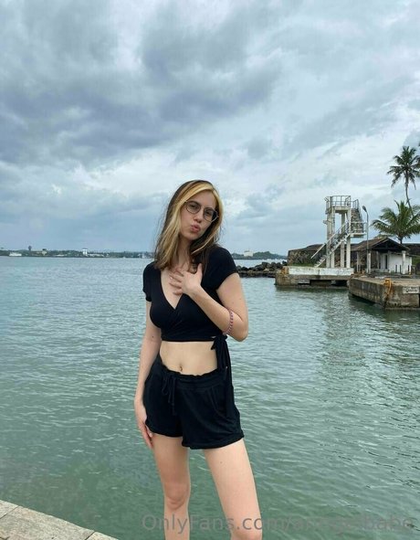 anngelbabe model top photo