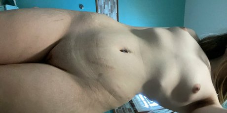 avanet pretty pornstar img