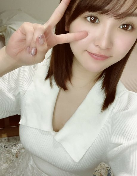 Minami 3s nude pornstar archive