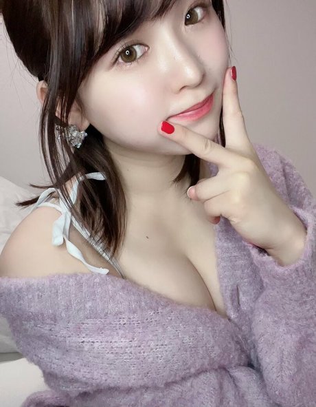 Minami 3s pornstar nude img