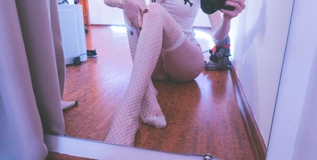 mother onlyfans nude image