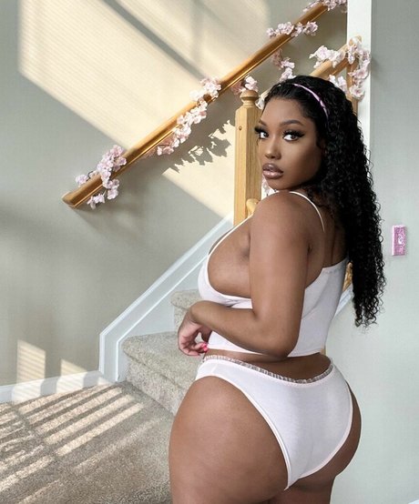 Chawanda Love model nudes gallery