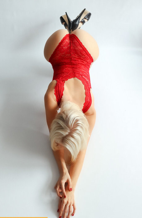 Aneta Putowska free model picture