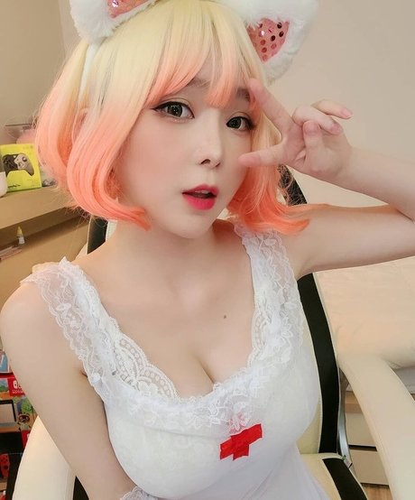 Sunha cos model porn photos