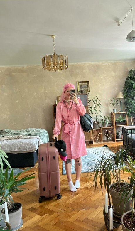 pinkarosalina perfect actress pictures