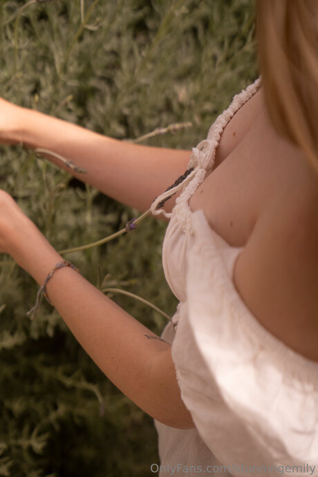 stunningemily erotic model galleries