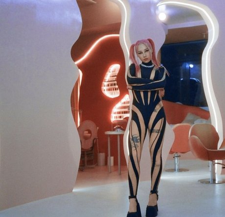 Young Leosia star perfect pic