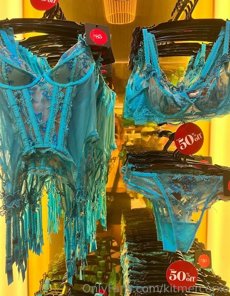 kitmercerxo model perfect pictures