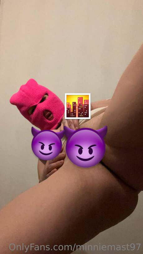 Minniemast97 star nudes pics