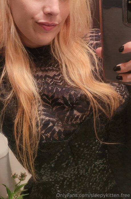 Sleepykitten Free star beautiful picture