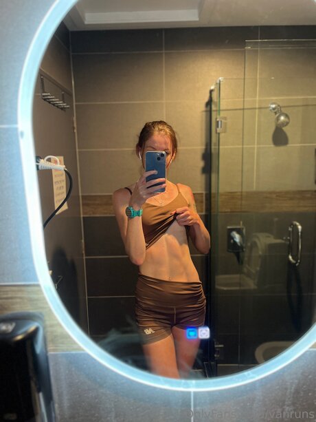 Vanruns model naked pics