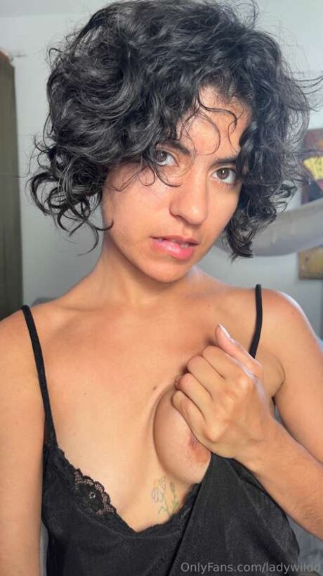 Ladywildd model nude photos