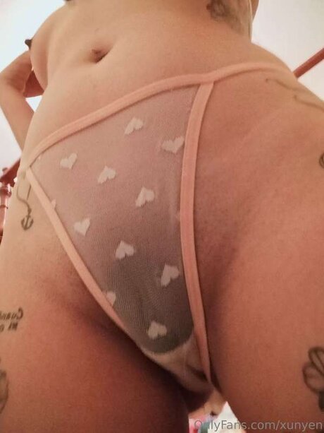 Xunyen nude model pics