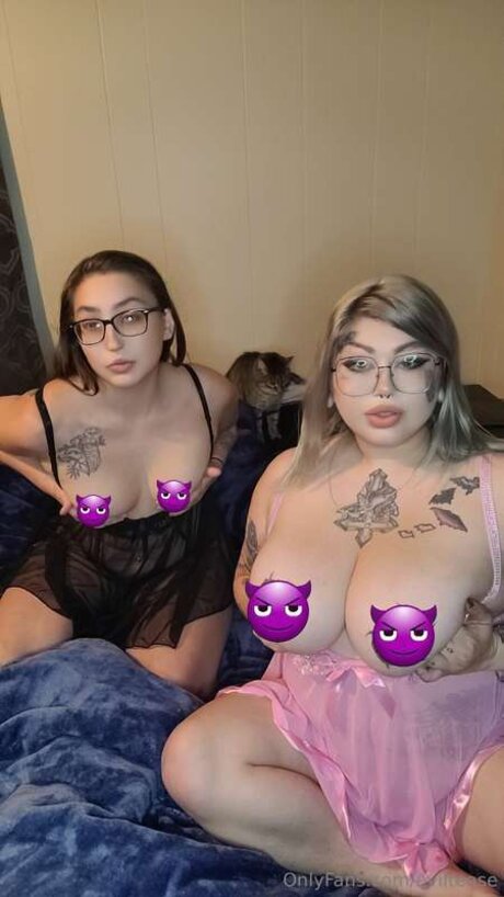 Eviltease top model photo