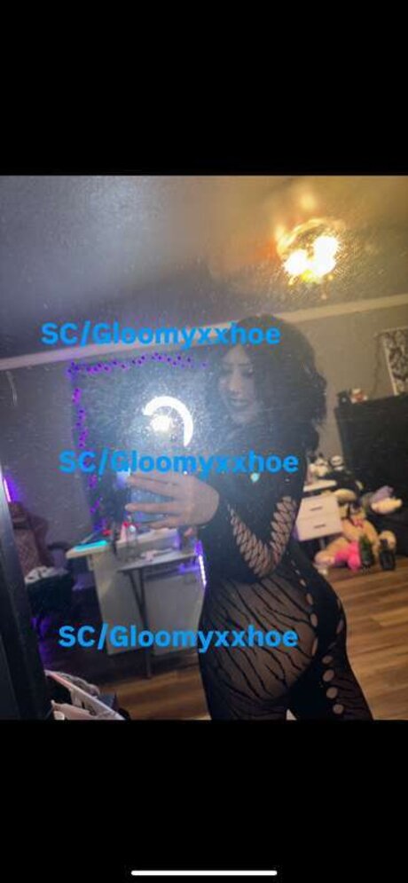 Emotionalhoe model nude pics