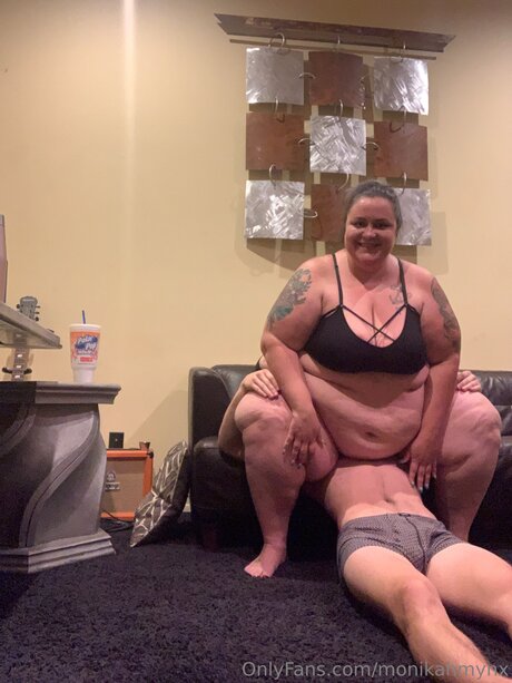 Monikamynx69 model art pics