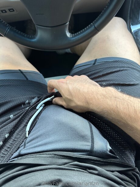 Arianfzn model nudes images