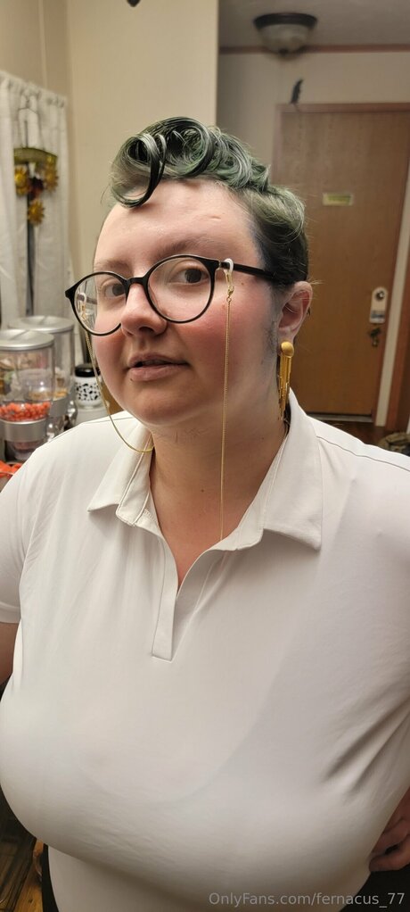 Fernacus 77 adult actress photo