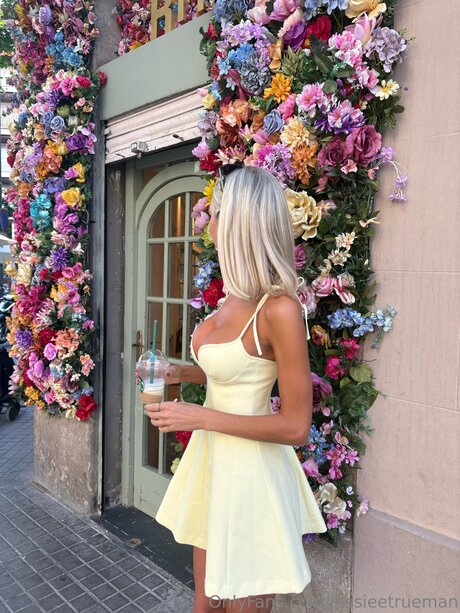 Jessieetrueman pornstar erotic picture