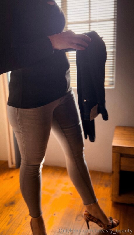 Breasty Beauty pretty star image