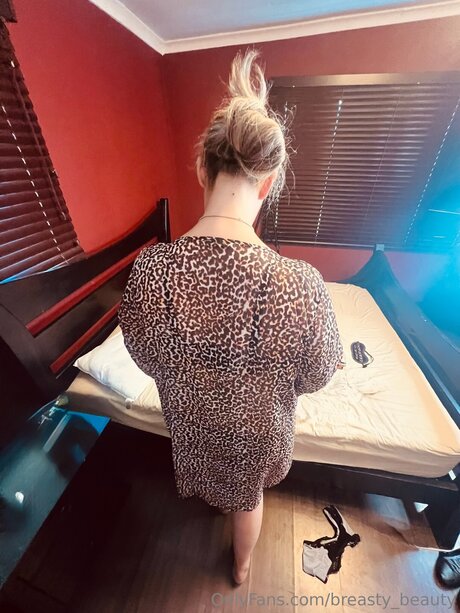 Breasty Beauty star porn pics