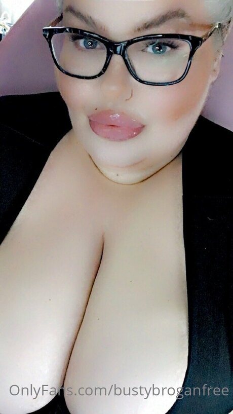 Bustybroganfree sex model pic