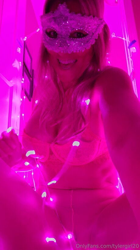 Tylergirl20 free star picture