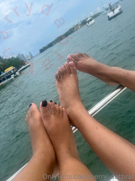 Berry Datbrat nudes actress photo