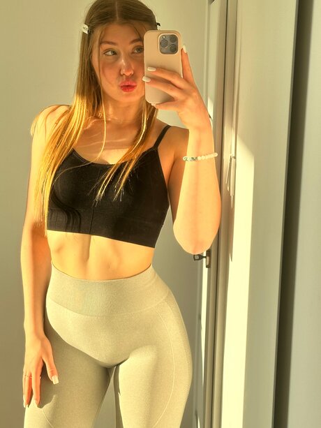 Miasummmersvip star sex pic