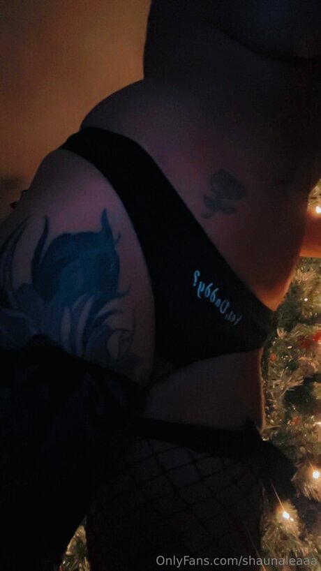 Shaunaleaaa sexy pornstar photos