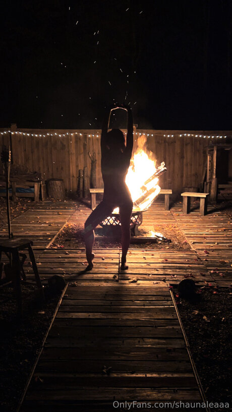 Shaunaleaaa model porn images