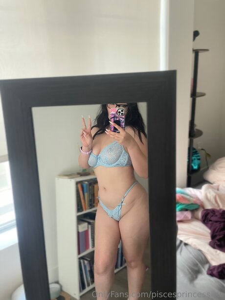 Piscesprincess Xo model erotic archive