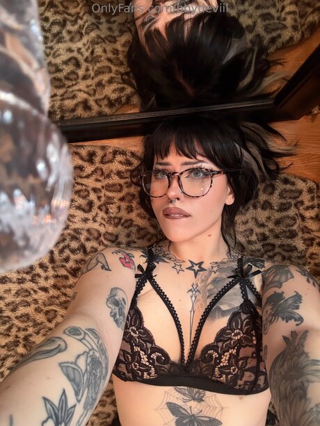 Bbydeviil model porn pics