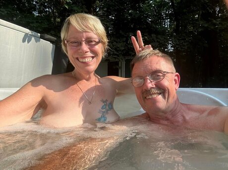 U297194549 pornographic actress photo