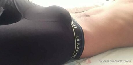 Want2chokeu naked pornstar image