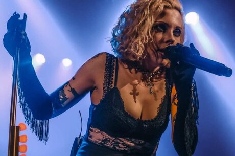 Heather Baron Gracie hot model pictures