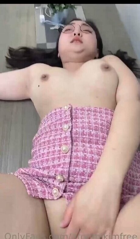 Aroomi Kim nice star pictures