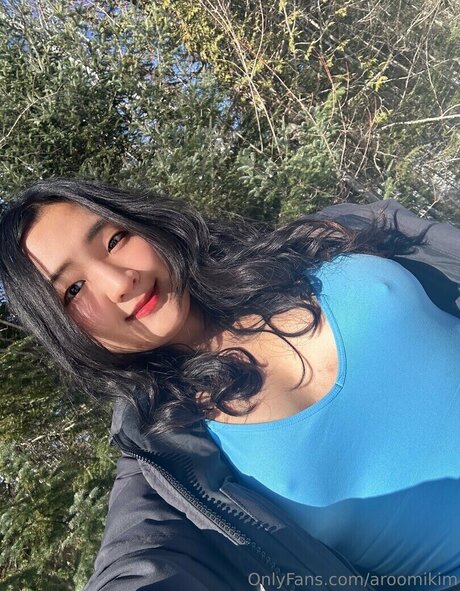 Aroomi Kim pretty star picture