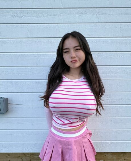 Yumi Eto model art gallery