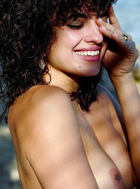 Nina Drama model high quality images