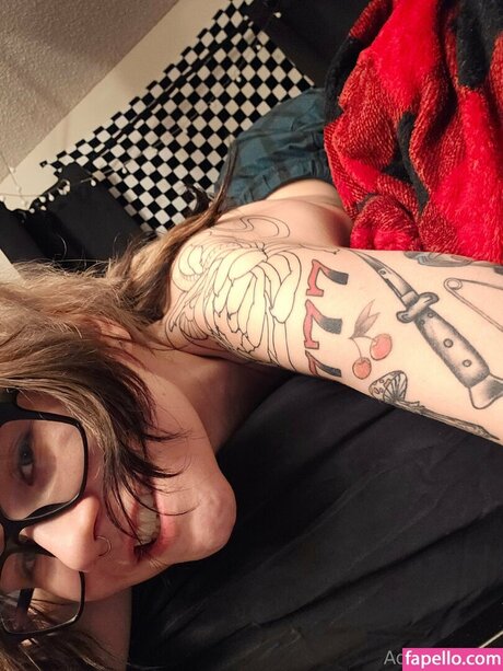 squirt teen onlyfans sexy photo