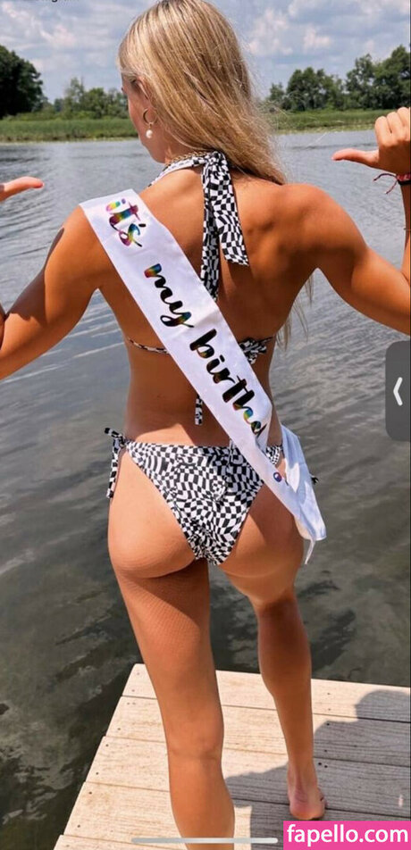 Mia Rogan exclusive star photo