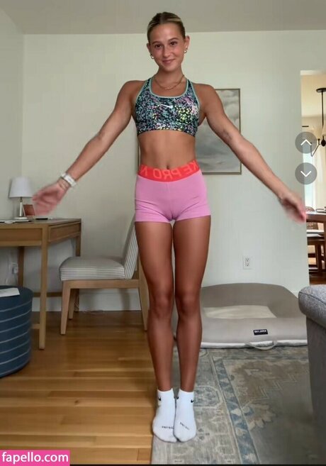 Mia Rogan erotic pornstar photo