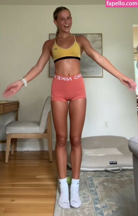 Mia Rogan hot actress picture