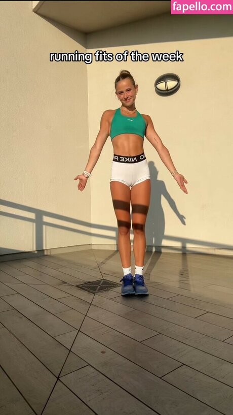 Mia Rogan sexy star gallery