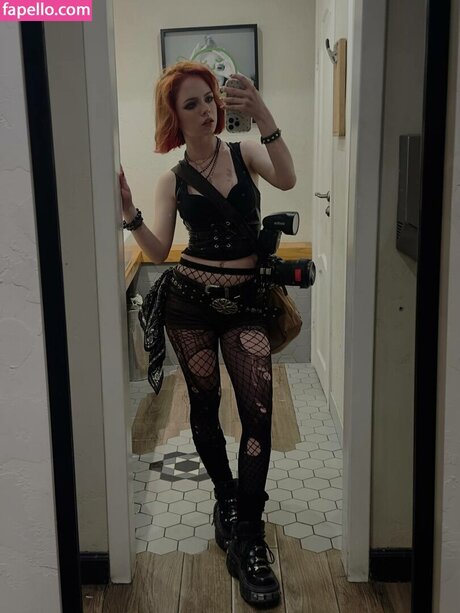 Music abuse model exclusive pics